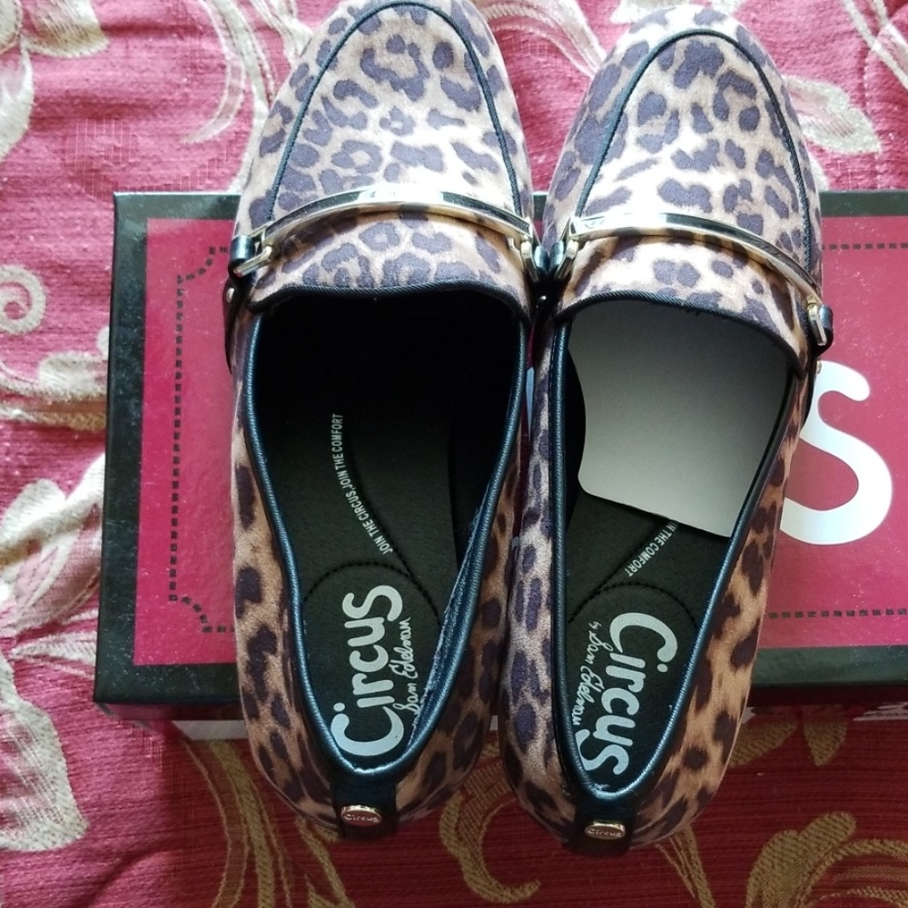 Shoes - Picture 3 of 4